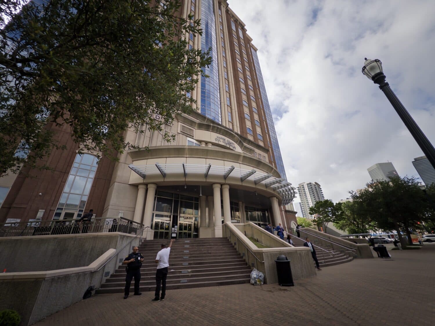 Houston-area family sues former HCSO deputy, Harris County and dating app Pure over alleged sexual assault of a 13-year-old